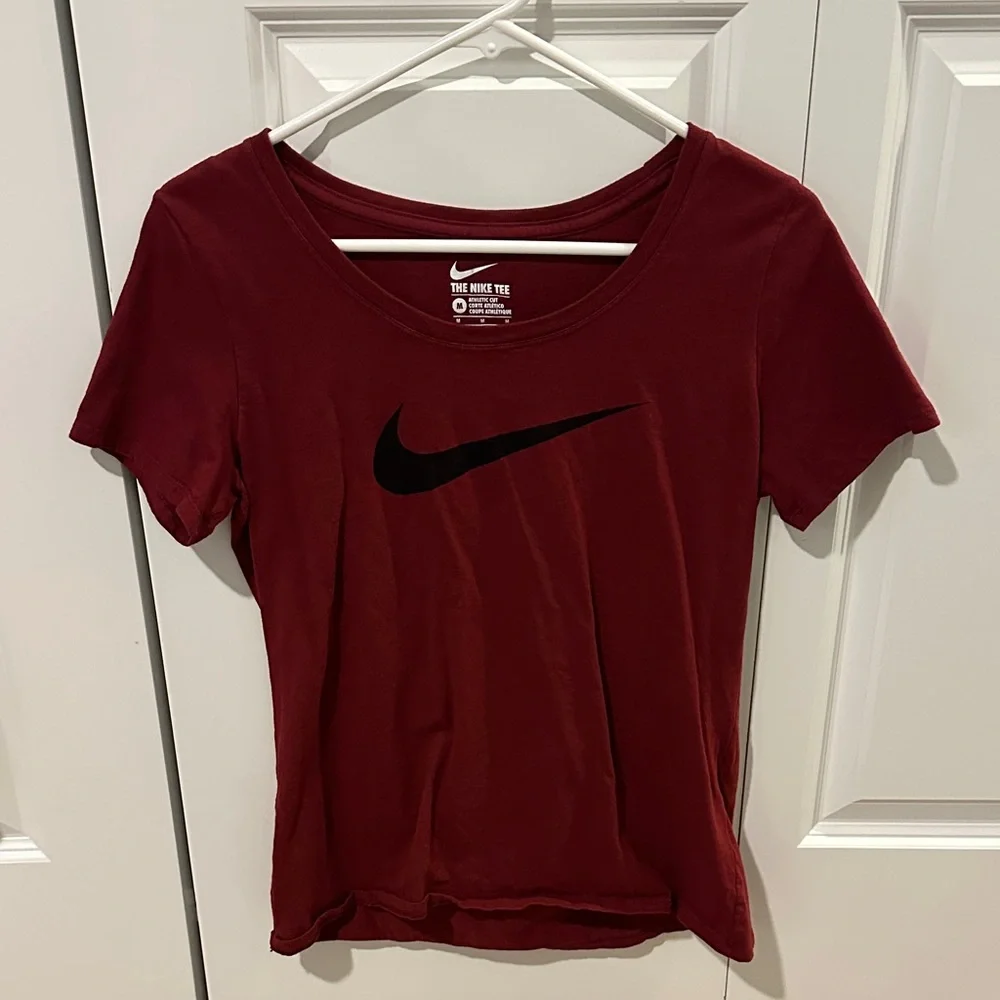 Nike Women's Maroon Short Sleeve Tee - Picture 1 of 2